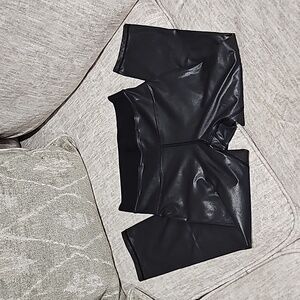 Lululemon Nylon cropped  leggings